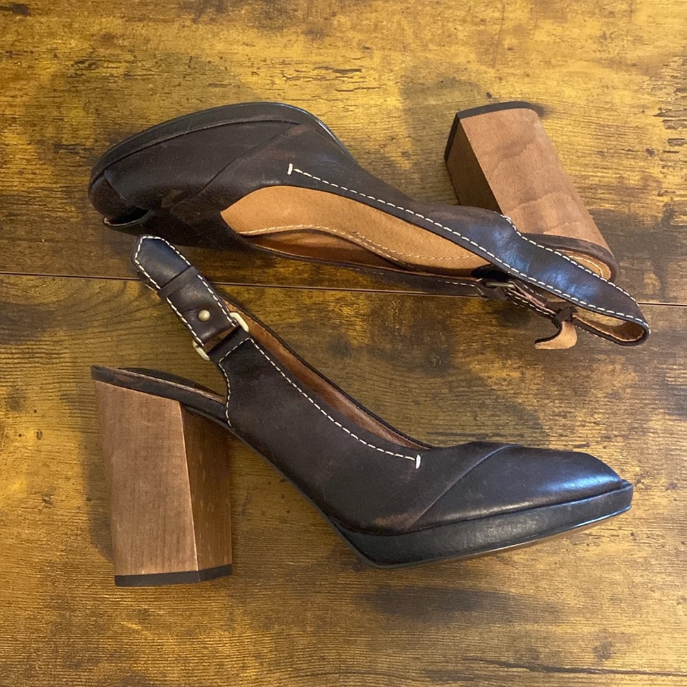 Fossil chunky heels